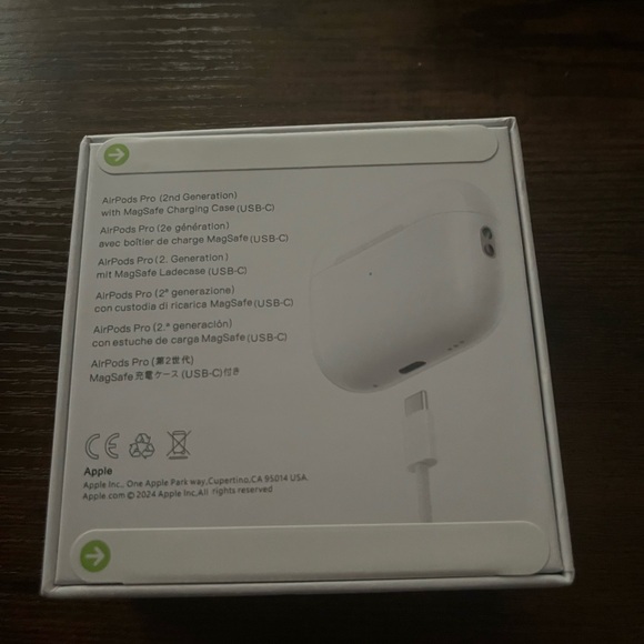 AirPods Pro 2nd generation wireless charging case - Picture 3 of 3